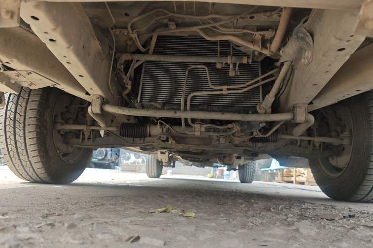 Used Golden Dragon Hiace 2010 2.0L Long-Wheelbase Gasoline Premium Version V20 Chassis Front