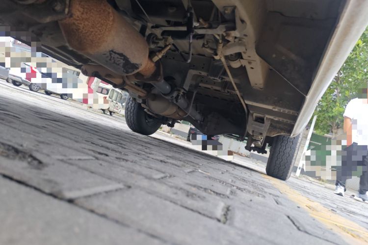 Used Golden Dragon Hiace 2010 2.0L Standard-Wheelbase Premium Version V19 Chassis Front Left