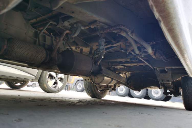 Used Golden Dragon Hiace 2010 2.0L Standard-Wheelbase Premium Version V19 Chassis Front Left
