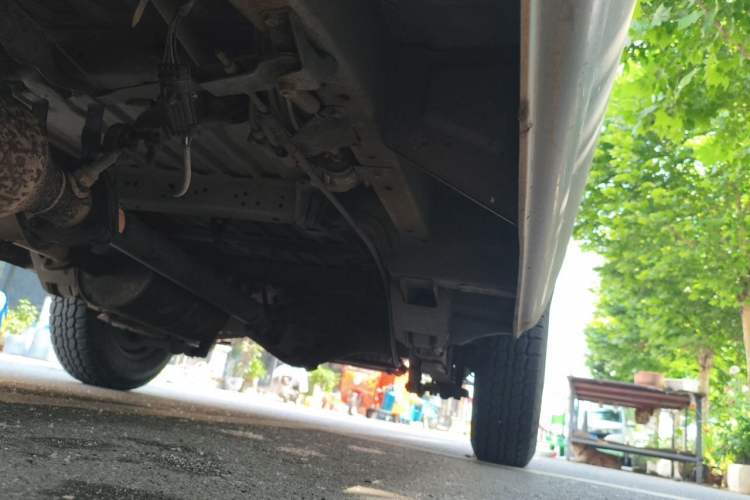 Used Golden Dragon Hiace 2010 2.0L Standard-Wheelbase Premium Version V19 Chassis Front Left