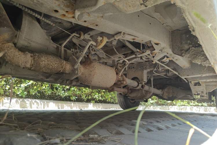 Used Golden Dragon Hiace 2010 2.0L Long-Wheelbase Gasoline Premium Version V20 Chassis Front Left