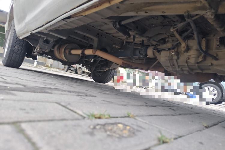 Used Golden Dragon Hiace 2010 2.0L Standard-Wheelbase Premium Version V19 Chassis Front Right