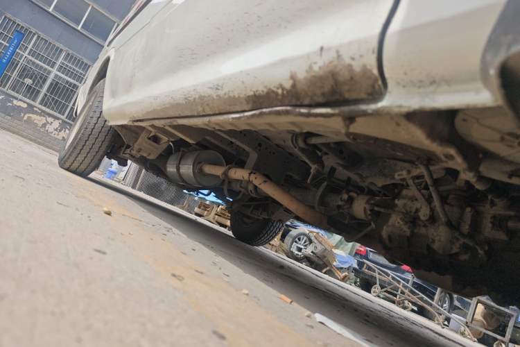 Used Golden Dragon Hiace 2010 2.0L Long-Wheelbase Gasoline Premium Version V20 Chassis Front Right