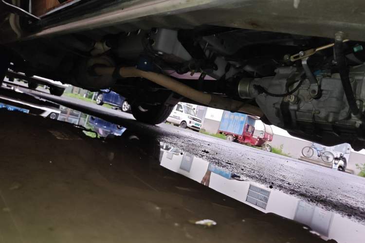 Used Golden Dragon Hiace 2010 2.0L Long-Wheelbase Gasoline Premium Version V20 Chassis Front Right