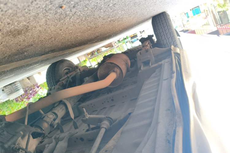 Used Golden Dragon Hiace 2010 2.0L Standard-Wheelbase Premium Version V19 Chassis Front Right