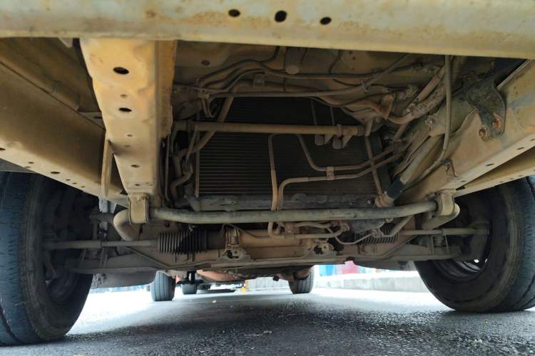 Used Golden Dragon Hiace 2010 2.2L Standard-Wheelbase Advanced Version 491Q-M Chassis Front
