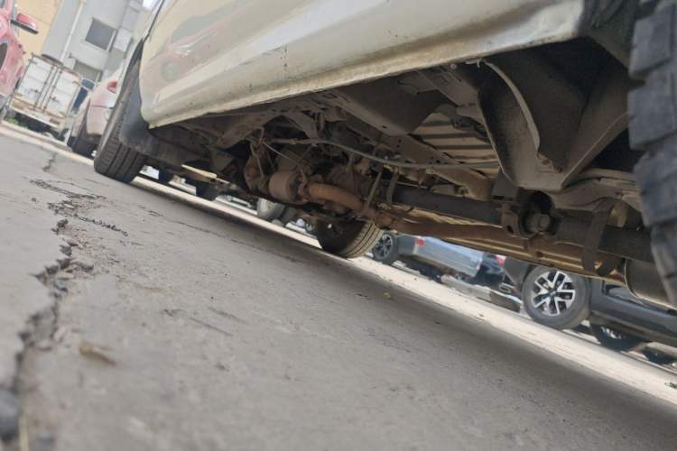 Used Golden Dragon Hiace 2010 2.0L Long-Wheelbase Gasoline Premium Version V20 Chassis Rear Left