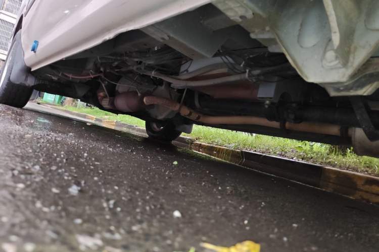 Used Golden Dragon Hiace 2010 2.0L Long-Wheelbase Gasoline Premium Version V20 Chassis Rear Left