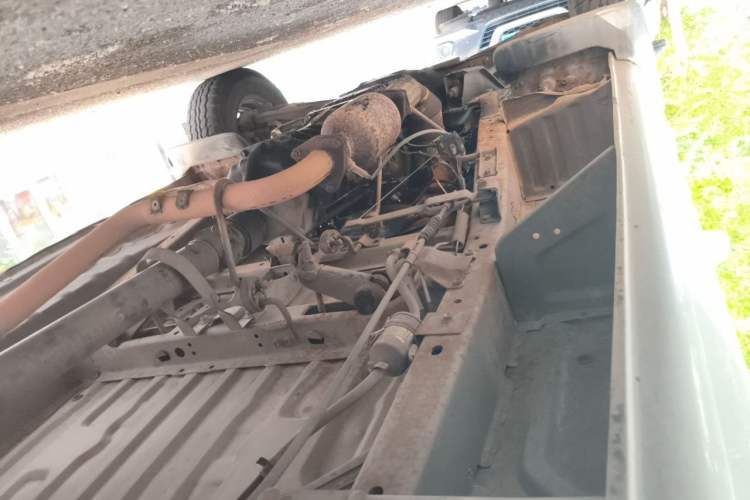Used Golden Dragon Hiace 2010 2.0L Standard-Wheelbase Premium Version V19 Chassis Rear Left