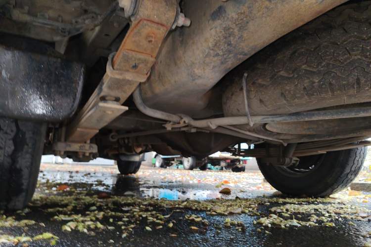 Used Golden Dragon Hiace 2010 2.0T Standard-Wheelbase Advanced Edition D20A Chassis Rear Left