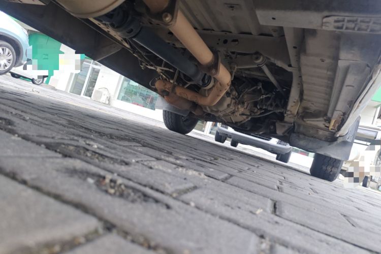 Used Golden Dragon Hiace 2010 2.0L Standard-Wheelbase Premium Version V19 Chassis Rear Right