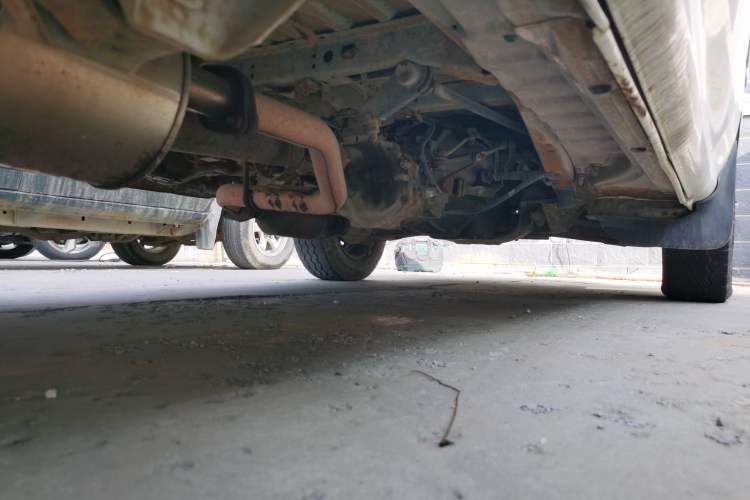 Used Golden Dragon Hiace 2010 2.0L Standard-Wheelbase Premium Version V19 Chassis Rear Right