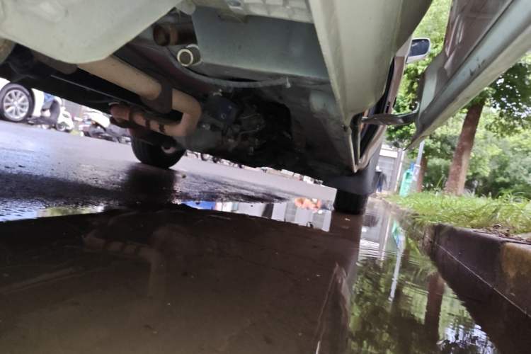 Used Golden Dragon Hiace 2010 2.0L Long-Wheelbase Gasoline Premium Version V20 Chassis Rear Right