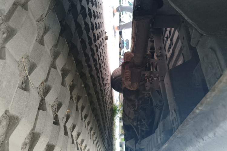 Used Golden Dragon Hiace 2010 2.0L Long-Wheelbase Gasoline Premium Version V20 Chassis Rear Right
