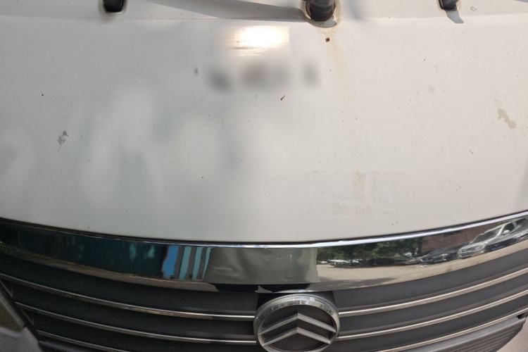 Used Golden Dragon Hiace 2010 2.0L Standard-Wheelbase Premium Version V19 Engine Bay