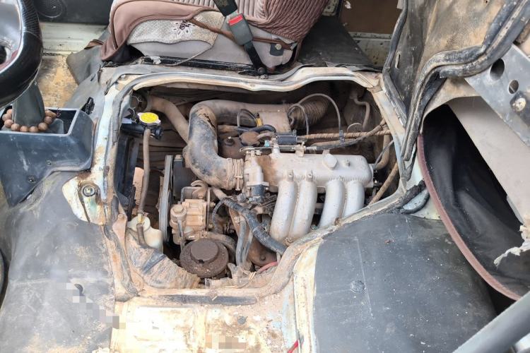 Used Golden Dragon Hiace 2010 2.0L Long-Wheelbase Gasoline Premium Version V20 Engine Bay
