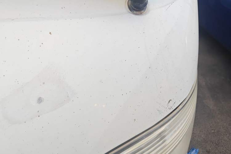 Used Golden Dragon Hiace 2010 2.2L Standard-Wheelbase Advanced Version 491Q-M Engine Bay Left
