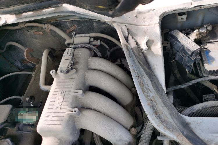 Used Golden Dragon Hiace 2010 2.0L Standard-Wheelbase Premium Version V19 Engine Bay Left