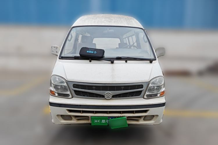 Used Golden Dragon Hiace 2010 2.8T Standard-Height Advanced Version GW2.8TC-2 Front