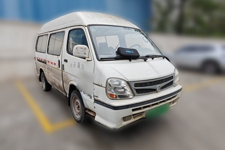 Used Golden Dragon Hiace 2010 2.8T Standard-Height Advanced Version GW2.8TC-2 Front Right 45 Deg