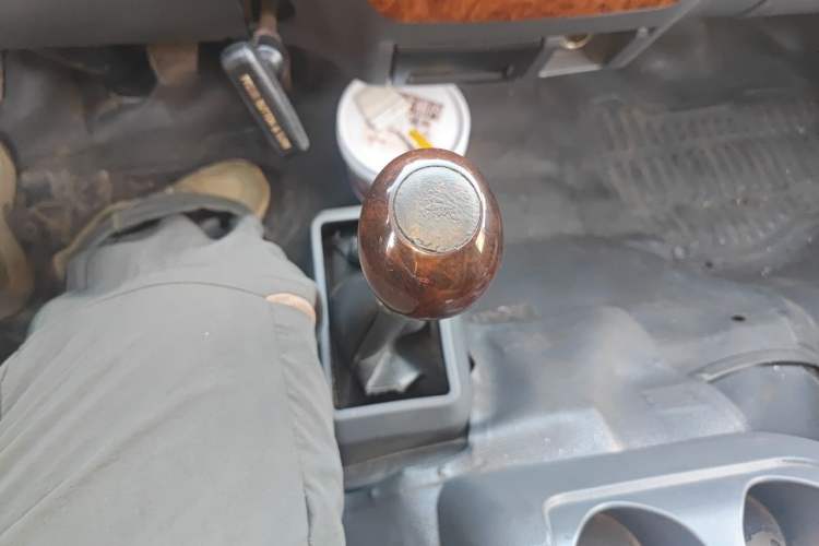 Used Golden Dragon Hiace 2010 2.2L Standard-Wheelbase Advanced Version 491Q-M Gear Lever