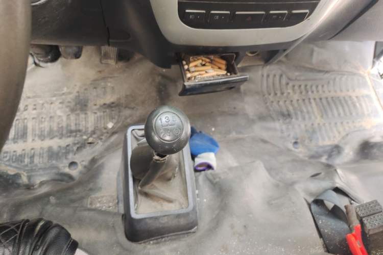 Used Golden Dragon Hiace 2010 2.0L Long-Wheelbase Gasoline Premium Version V20 Gear Lever