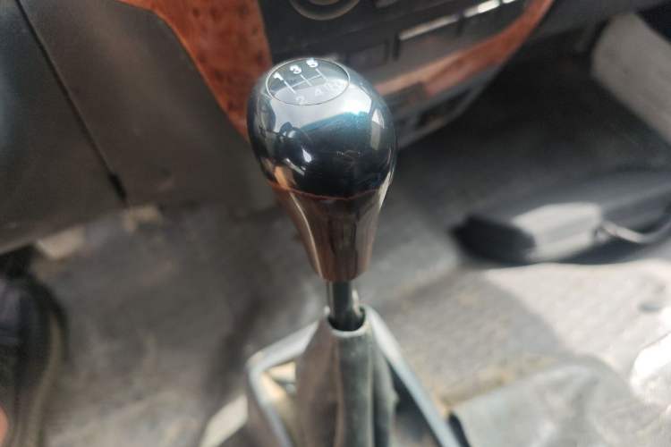 Used Golden Dragon Hiace 2010 2.0L Long-Wheelbase Gasoline Premium Version V20 Gear Lever