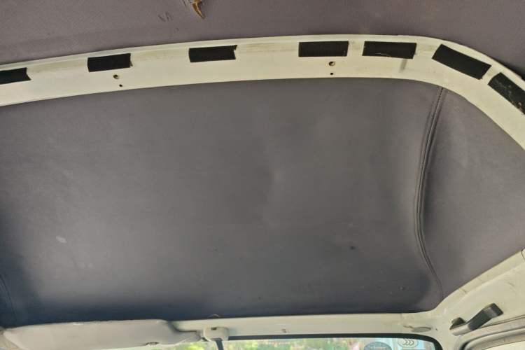 Used Golden Dragon Hiace 2010 2.0L Standard-Wheelbase Premium Version V19 Headliner