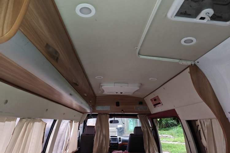 Used Golden Dragon Hiace 2010 2.0L Long-Wheelbase Gasoline Premium Version V20 Headliner
