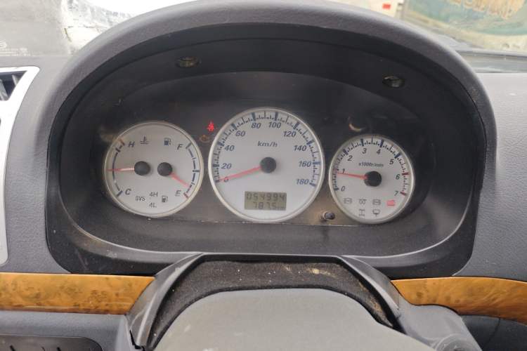 Used Golden Dragon Hiace 2010 2.0L Standard-Wheelbase Premium Version V19 Instrument Cluster