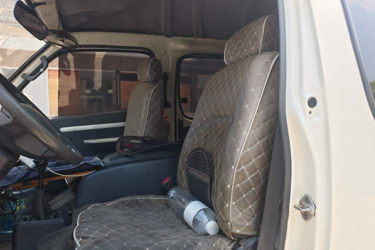 Used Golden Dragon Hiace 2010 2.2L Standard-Wheelbase Advanced Version 491Q-M Left Front Seat
