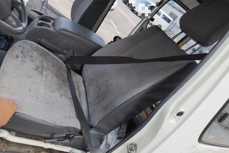 Used Golden Dragon Hiace 2010 2.0L Long-Wheelbase Gasoline Premium Version V20 Left Front Seat