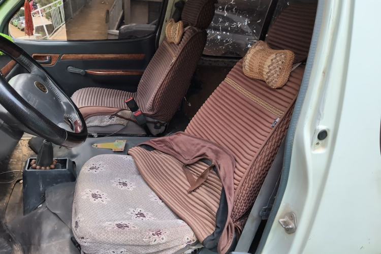 Used Golden Dragon Hiace 2010 2.0L Long-Wheelbase Gasoline Premium Version V20 Left Rear Seat