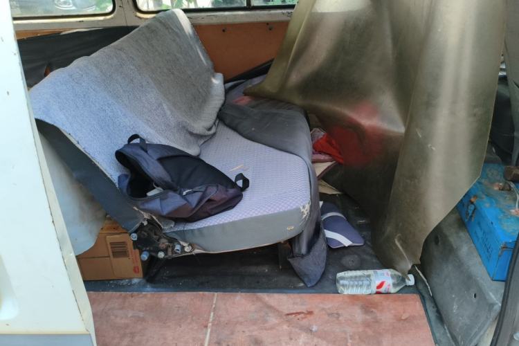 Used Golden Dragon Hiace 2010 2.0L Standard-Wheelbase Premium Version V19 Left Rear Seat