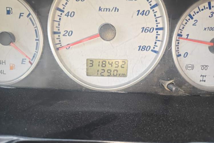 Used Golden Dragon Hiace 2010 2.2L Standard-Wheelbase Advanced Version 491Q-M Odometer Close Up