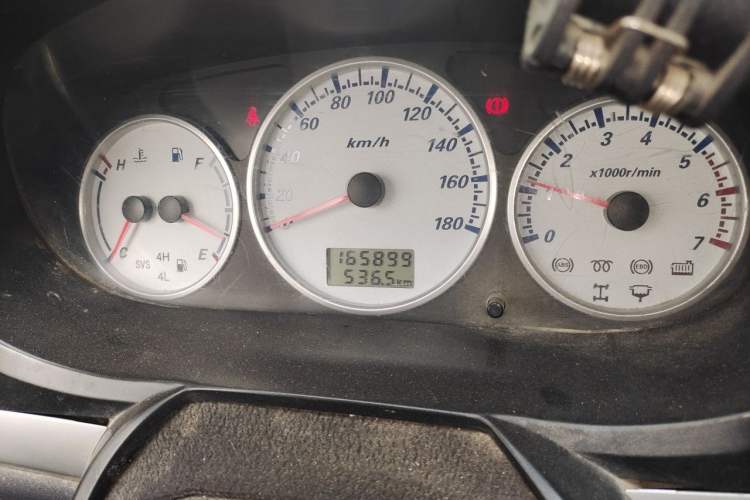 Used Golden Dragon Hiace 2010 2.0L Long-Wheelbase Gasoline Premium Version V20 Odometer Close Up