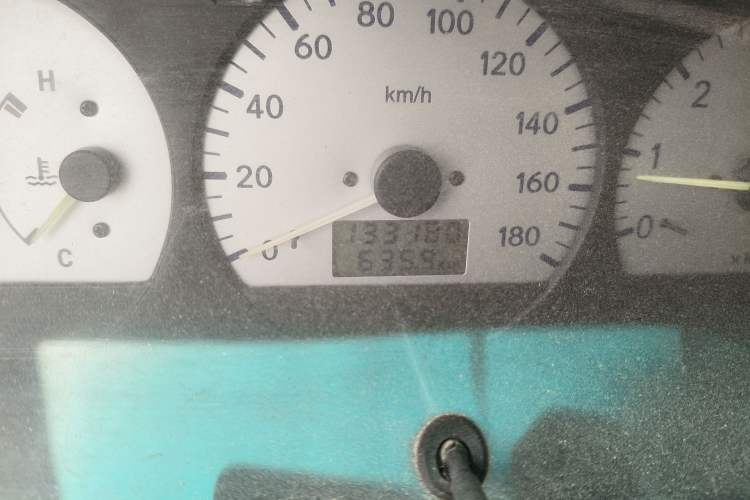 Used Golden Dragon Hiace 2010 2.2L Standard-Wheelbase Advanced Version 491Q-M Odometer Close Up