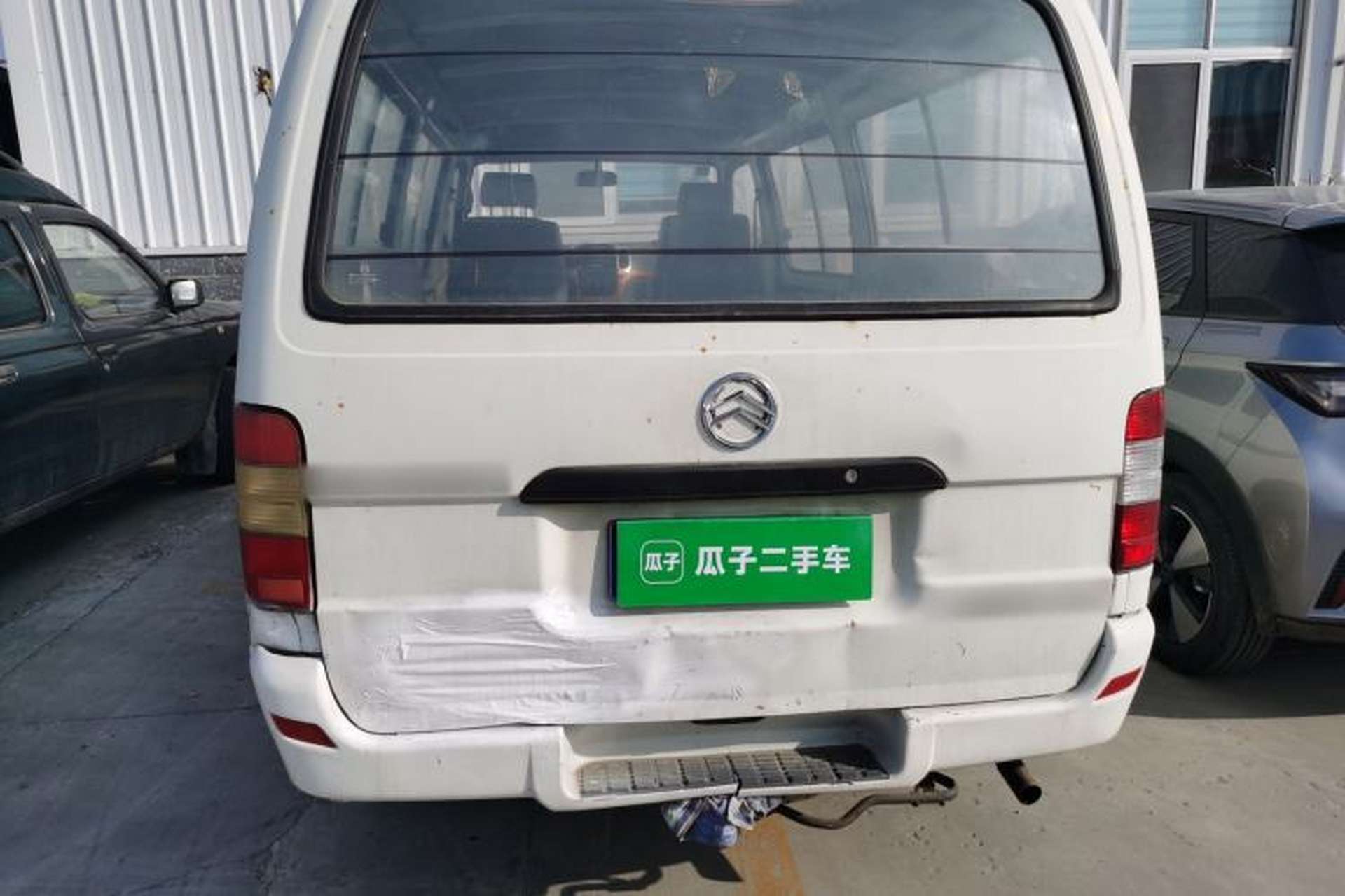 Used Golden Dragon Hiace 2010 2.0L Standard-Wheelbase Premium Version V19 Rear