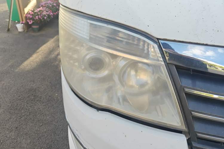Used Golden Dragon Hiace 2010 2.2L Standard-Wheelbase Advanced Version 491Q-M Right Front Headlight