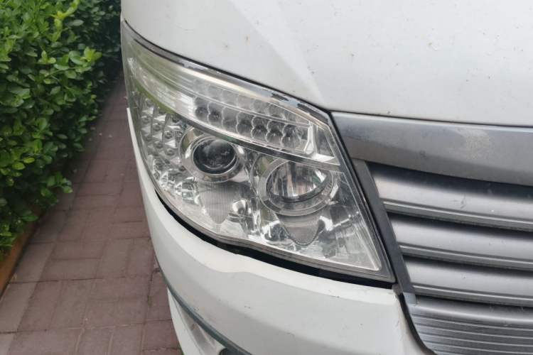 Used Golden Dragon Hiace 2010 2.0L Long-Wheelbase Gasoline Premium Version V20 Right Front Headlight