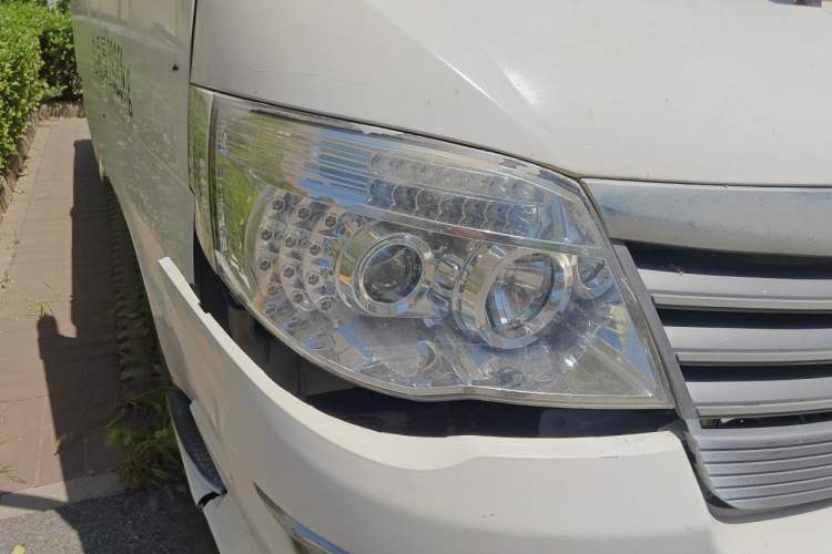 Used Golden Dragon Hiace 2010 2.0L Long-Wheelbase Gasoline Premium Version V20 Right Front Headlight