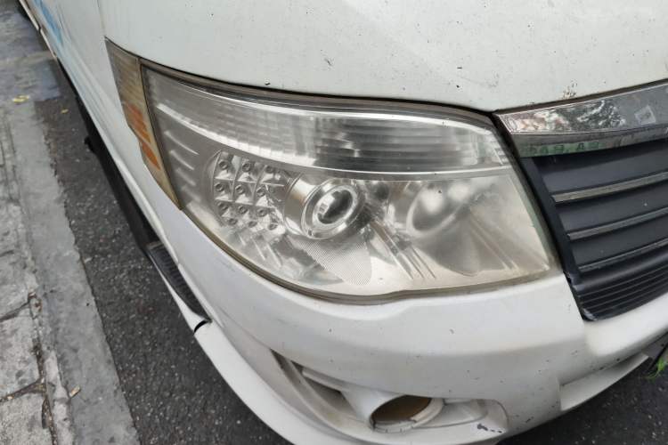 Used Golden Dragon Hiace 2010 2.2L Standard-Wheelbase Advanced Version 491Q-M Right Front Headlight
