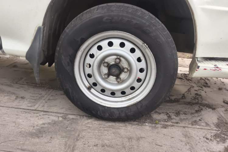 Used Golden Dragon Hiace 2010 2.2L Standard-Wheelbase Advanced Version 491Q-M Right Front Wheel Hub