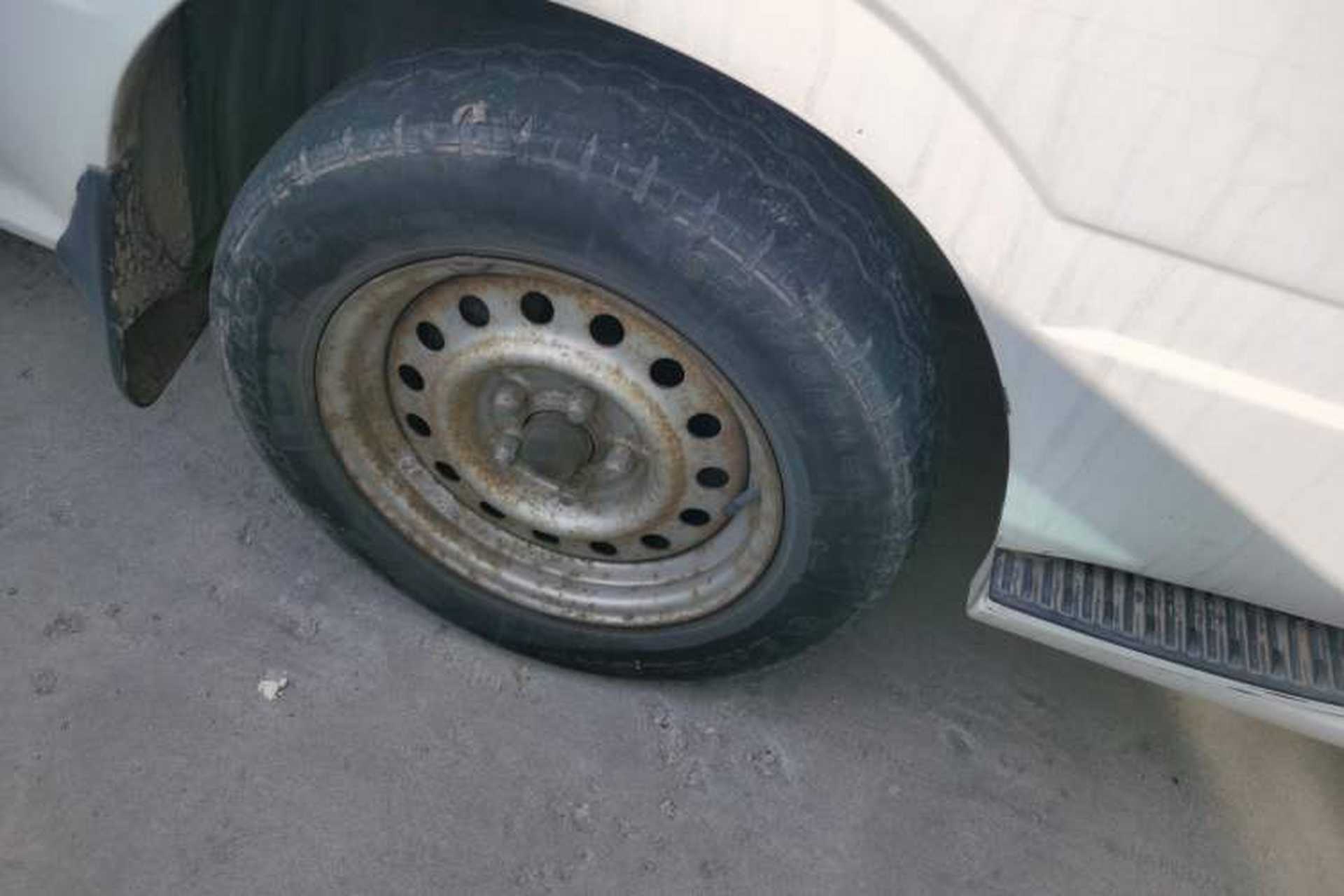 Used Golden Dragon Hiace 2010 2.0L Standard-Wheelbase Premium Version V19 Right Front Wheel Hub