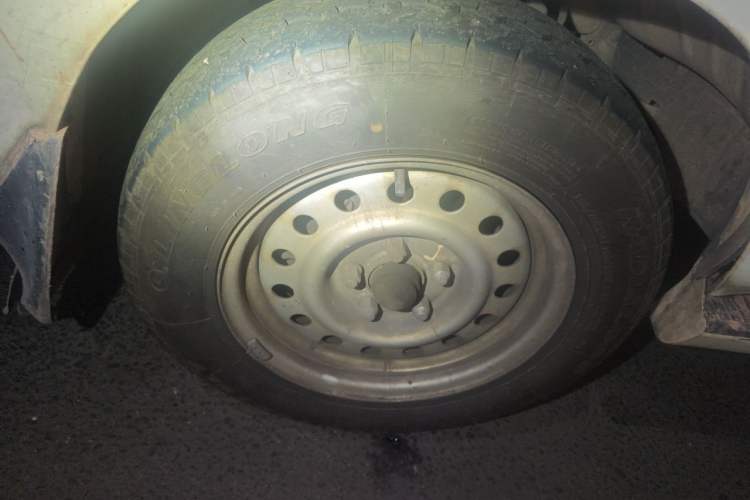 Used Golden Dragon Hiace 2010 2.2L Standard-Wheelbase Advanced Version 491Q-M Right Front Wheel Hub
