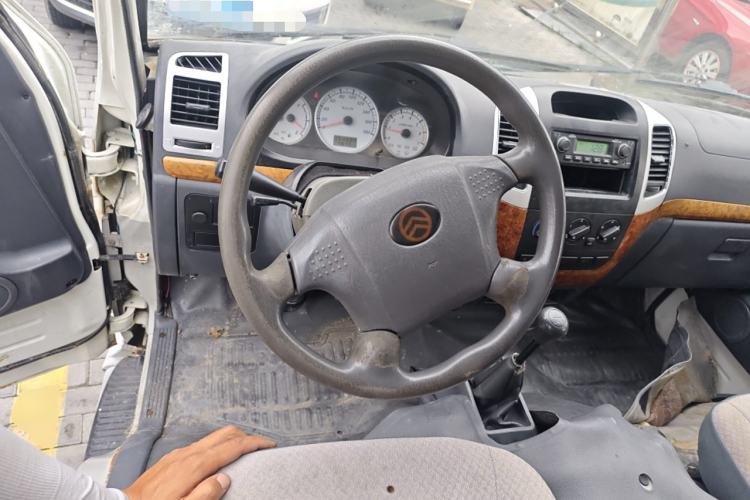 Used Golden Dragon Hiace 2010 2.0L Standard-Wheelbase Premium Version V19 Steering Wheel