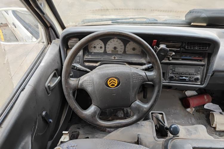 Used Golden Dragon Hiace 2010 2.8T Standard-Height Advanced Version GW2.8TC-2 Steering Wheel