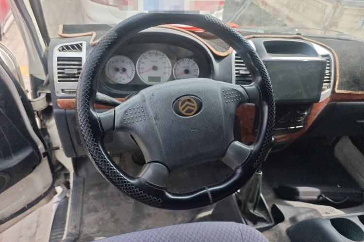 Used Golden Dragon Hiace 2010 2.0L Long-Wheelbase Gasoline Premium Version V20 Steering Wheel