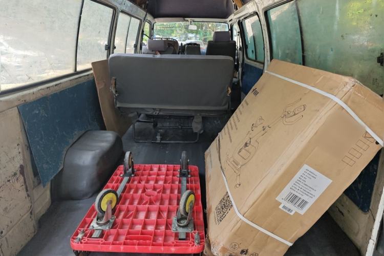 Used Golden Dragon Hiace 2010 2.0L Standard-Wheelbase Premium Version V19 Trunk