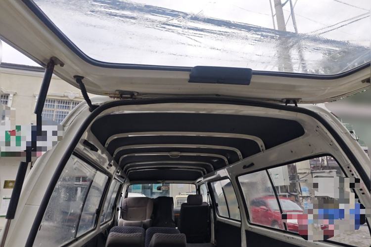 Used Golden Dragon Hiace 2010 2.0L Standard-Wheelbase Premium Version V19 Trunk